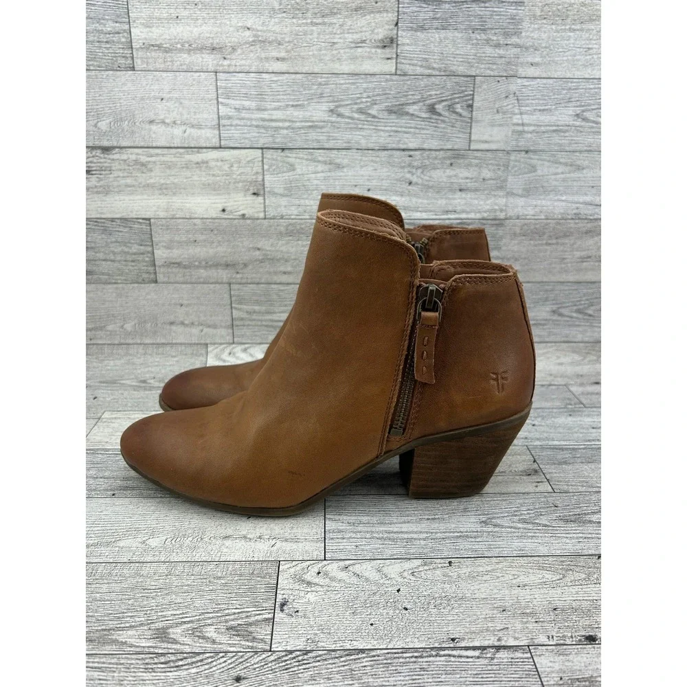 Frye Sacha Moto Shootie Cognac Leather Ankle Boots 3475044-COG Women Sz 6.5M